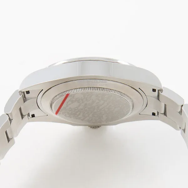 01562_watchlounge_lo.jpg