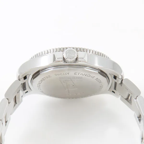 02742_watchlounge_lo.jpg