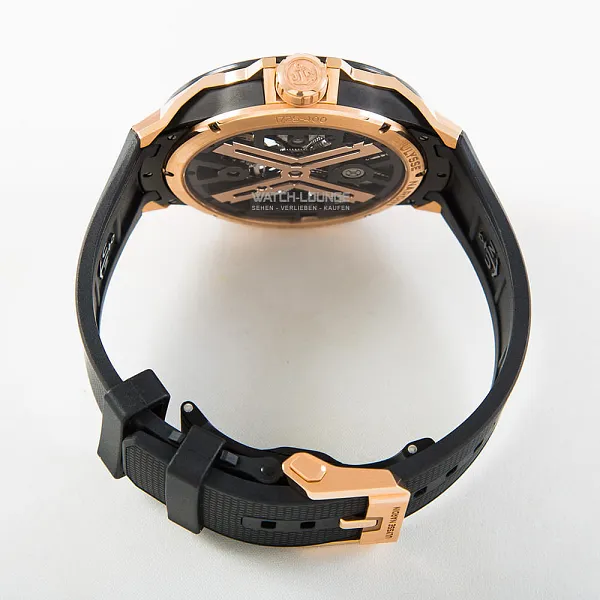 04562_watchlounge_lo.jpg