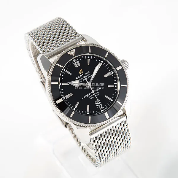 07127_watchlounge_lo.jpg