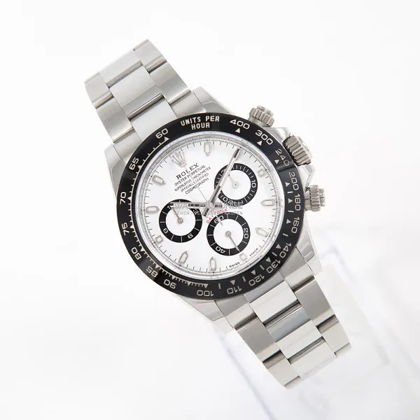 07627_watchlounge_lo_1.jpg