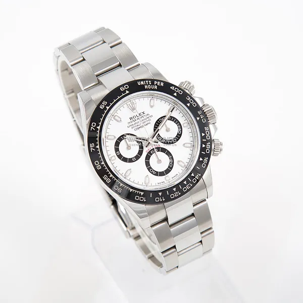 07629_watchlounge_lo_1.jpg
