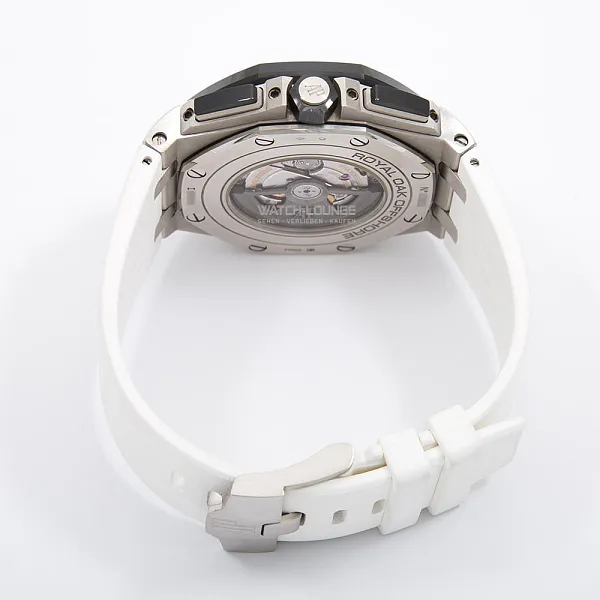 08280_watchlounge_lo.jpg