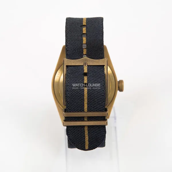 08540_watchlounge_lo.jpg