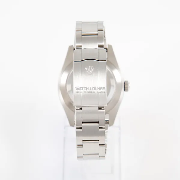 08864_watchlounge_lo.jpg