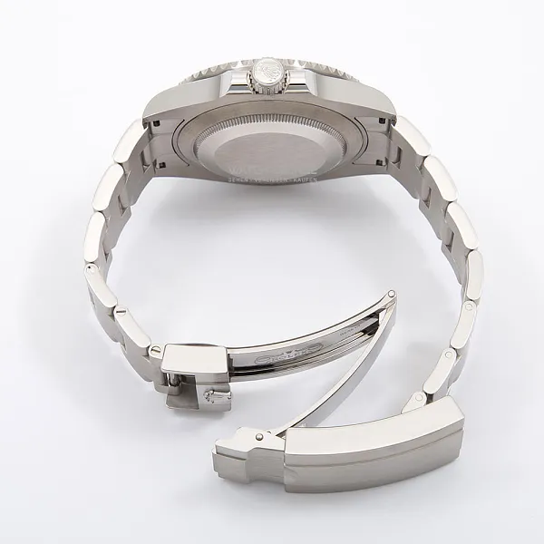 08885_watchlounge_lo.jpg