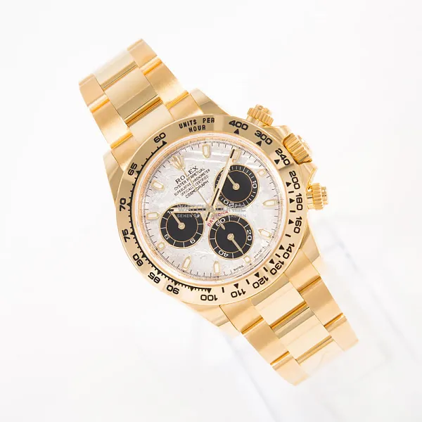 09157_watchlounge_lo.jpg