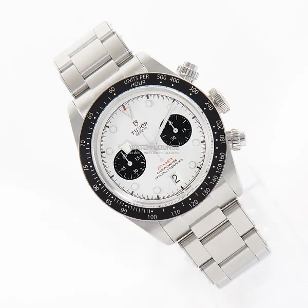 09925_watchlounge_lo.jpg
