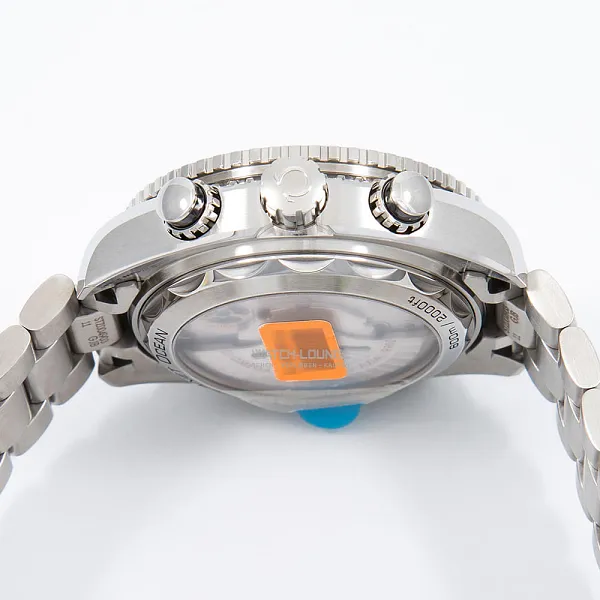 10837_watchlounge_lo.jpg