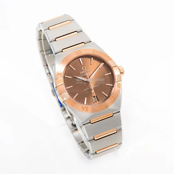 12108_watchlounge_lo.jpg