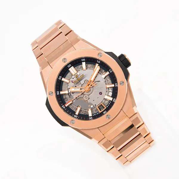 13037_watchlounge_lo.jpg