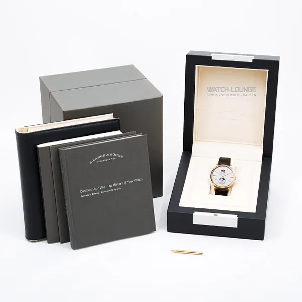13259_watchlounge_lo.jpg