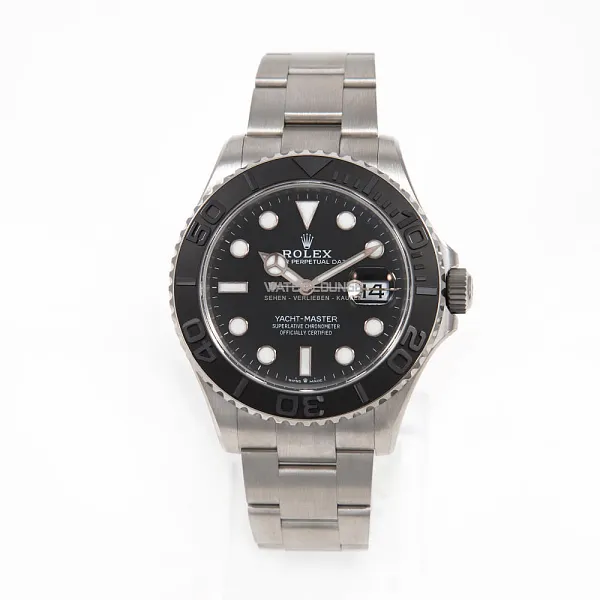 13334_watchlounge_lo.jpg