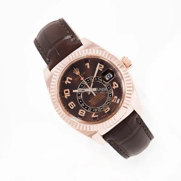13354_watchlounge_lo.jpg