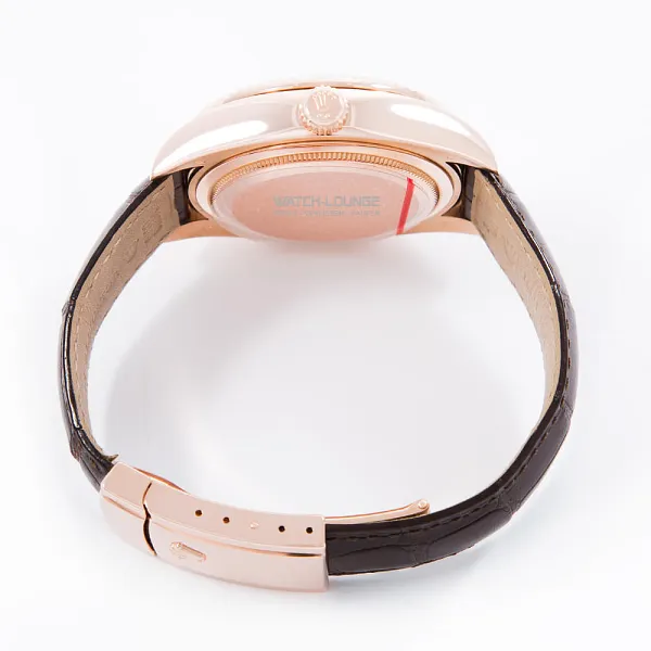 13360_watchlounge_lo.jpg