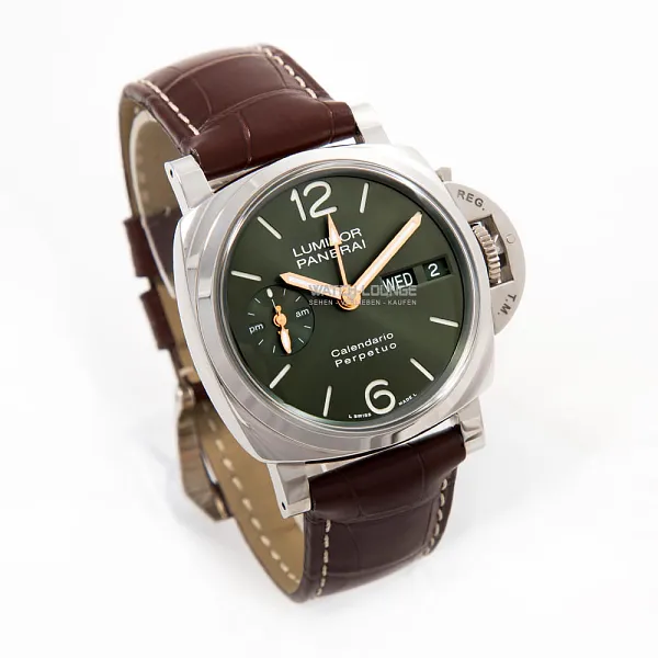 13388_watchlounge_lo.jpg