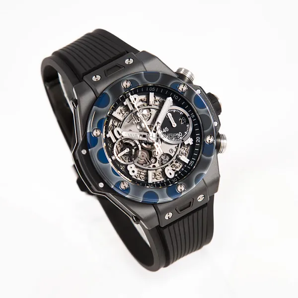 13457_watchlounge_lo.jpg