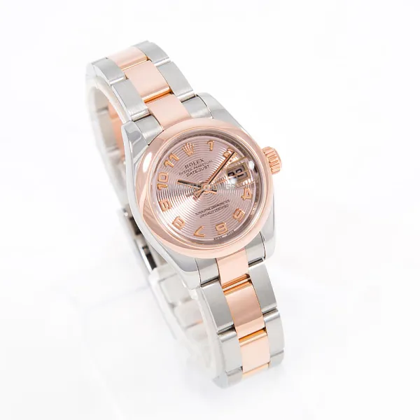 13496_watchlounge_lo.jpg