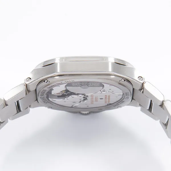 13521_watchlounge_lo.jpg