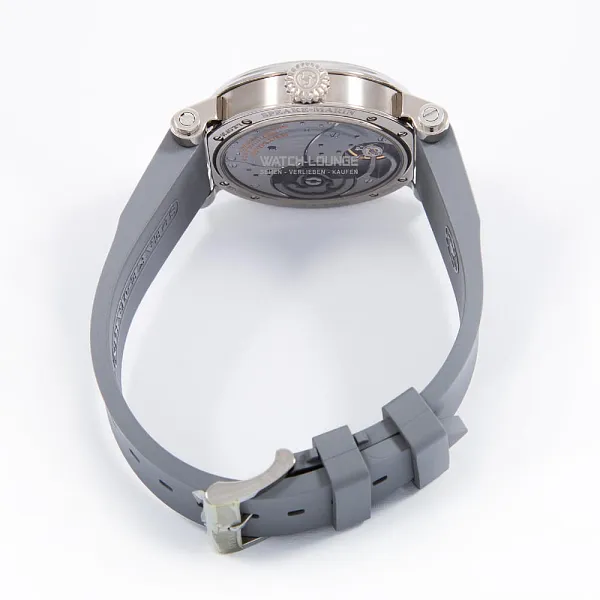 13545_watchlounge_lo.jpg