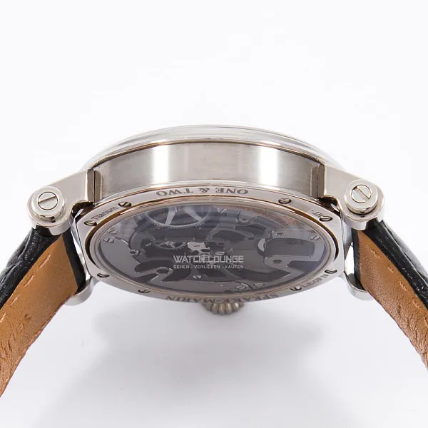 13620_watchlounge_lo.jpg