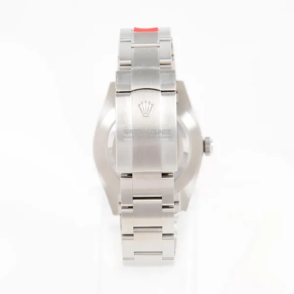 13667_watchlounge_lo.jpg