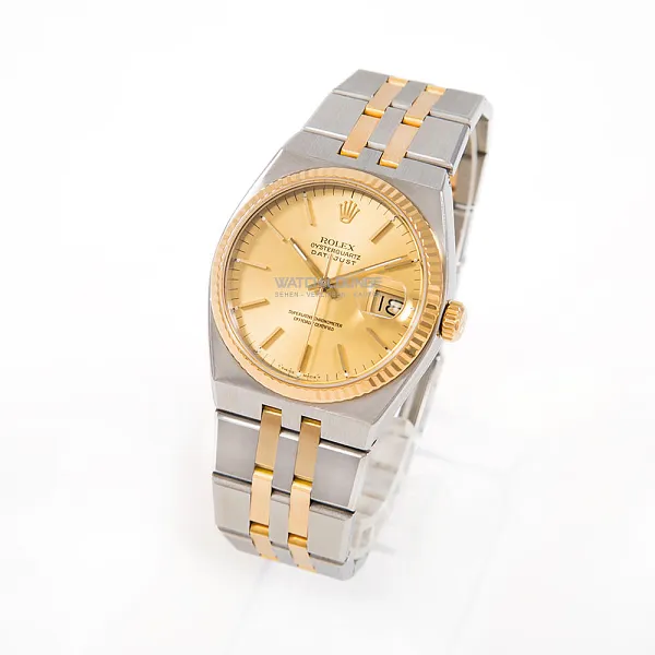 13694_watchlounge_lo.jpg