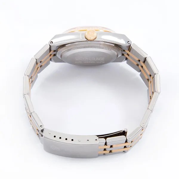 13698_watchlounge_lo.jpg