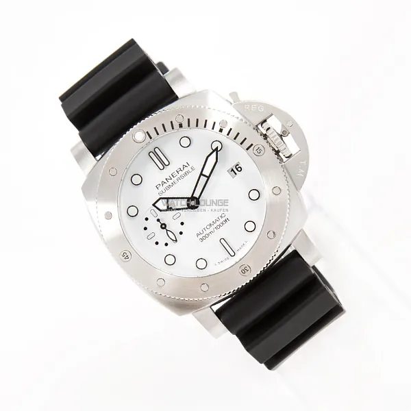 13787_watchlounge_lo.jpg