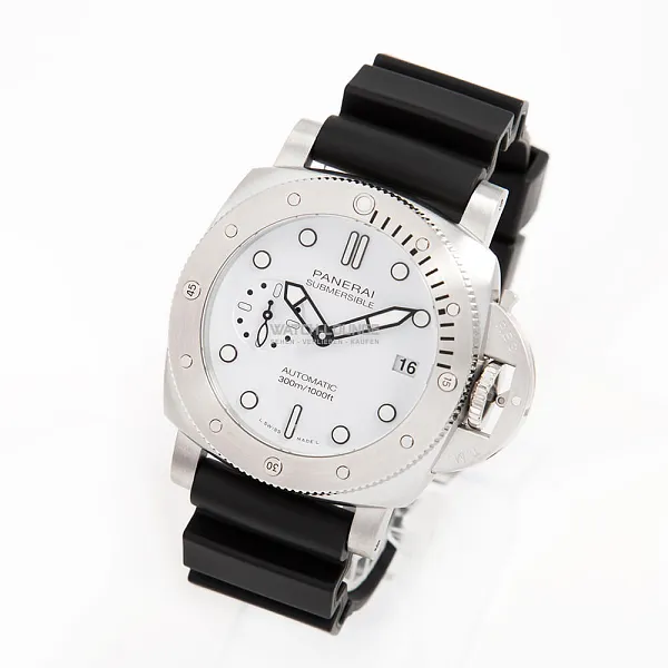 13790_watchlounge_lo.jpg