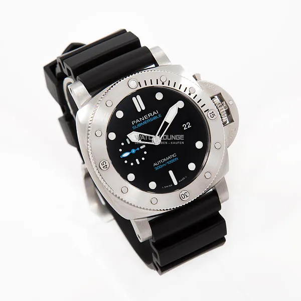 13799_watchlounge_lo.jpg