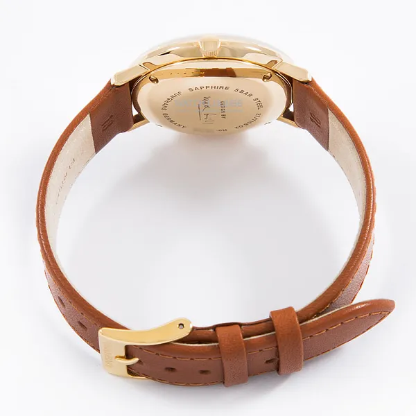 13914_watchlounge_lo.jpg