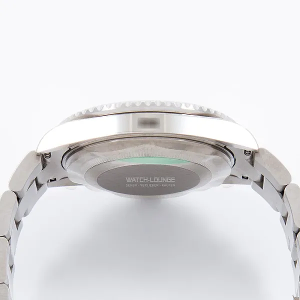 13972_watchlounge_lo.jpg