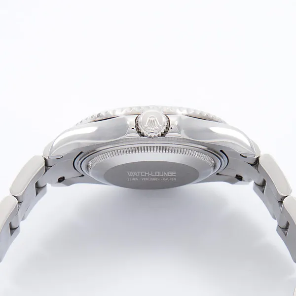13997_watchlounge_lo.jpg
