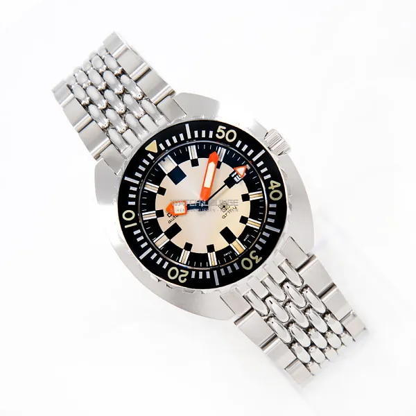 14119_watchlounge_lo.jpg