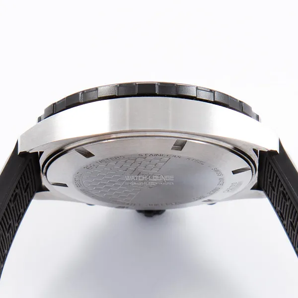 14146_watchlounge_lo.jpg