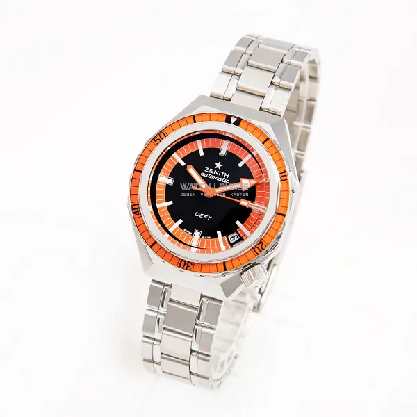 14178_watchlounge_lo.jpg