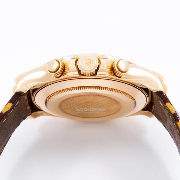 14190_watchlounge_lo.jpg