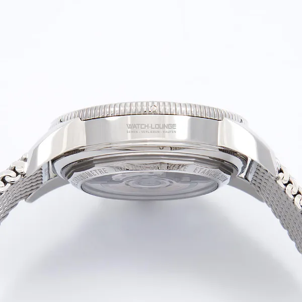 14236_watchlounge_lo.jpg