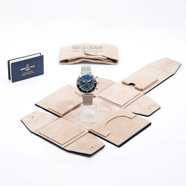 14241_watchlounge_lo.jpg