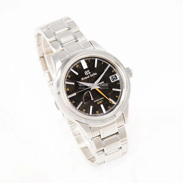14257_watchlounge_lo.jpg