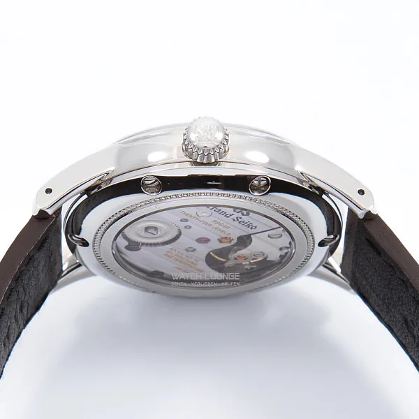 14271_watchlounge_lo.jpg