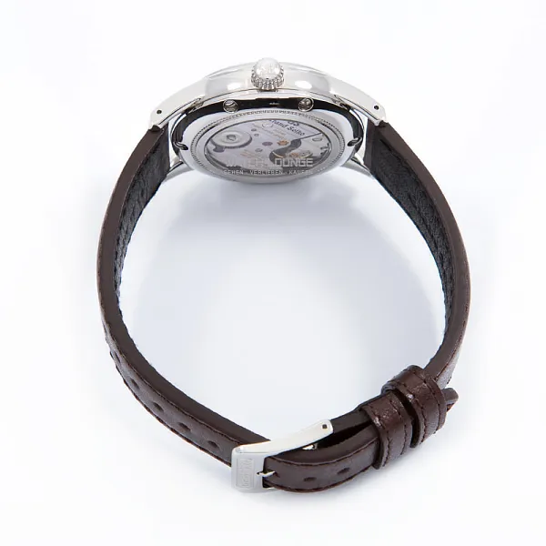 14274_watchlounge_lo.jpg