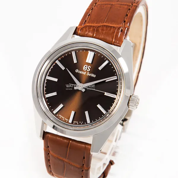 14278_watchlounge_lo_1.jpg