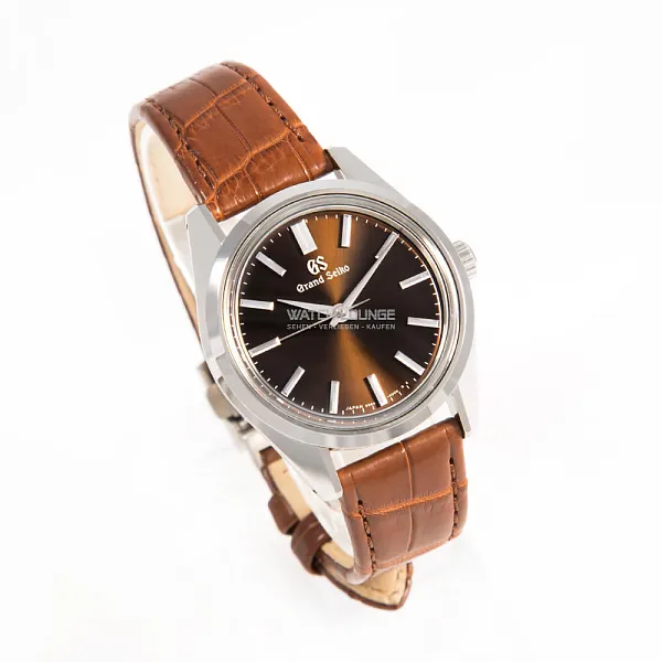 14281_watchlounge_lo.jpg