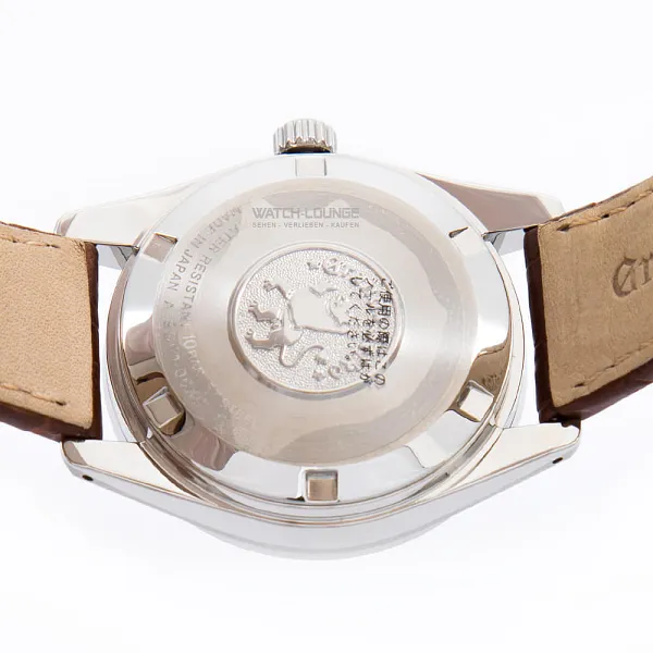 14285_watchlounge_lo.jpg