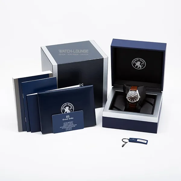 14288_watchlounge_lo.jpg