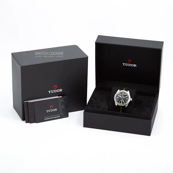 14311_watchlounge_lo.jpg