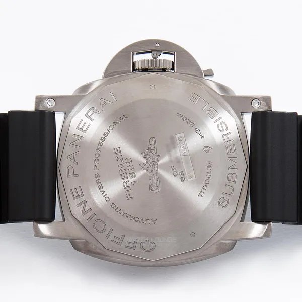14319_watchlounge_lo.jpg
