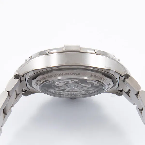 14389_watchlounge_lo.jpg